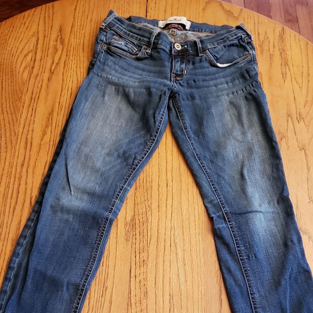 HOLLISTER WOMENS JEANS SIZE 3S (26 waist)